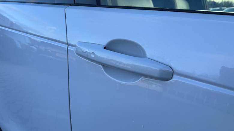 Land Rover Discovery 2.0 P300 R-Dynamic S 5dr Auto Petrol Station Wagon